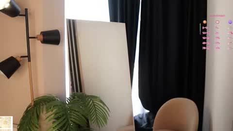 Sandy online show from November 2025 11:44:02 AM