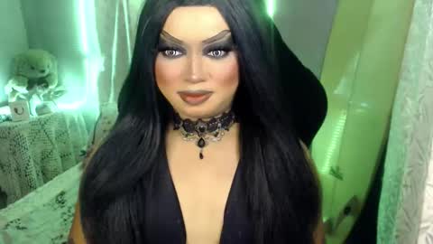 Snapshot of cj_parker69 chatting on May 2026 07:37:02 PM QUEEN CESS online show from May 2026 07:37:02 PM