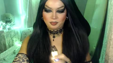 Snapshot of cj_parker69 chatting on June 2026 06:32:02 PM QUEEN CESS online show from June 2026 06:32:02 PM