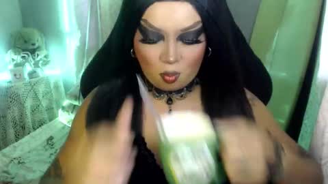 Snapshot of cj_parker69 chatting on June 2026 02:34:02 AM QUEEN CESS online show from June 2026 02:34:02 AM