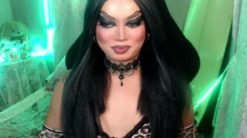 Snapshot of cj_parker69 chatting on June 2026 02:21:01 PM QUEEN CESS online show from June 2026 02:21:01 PM
