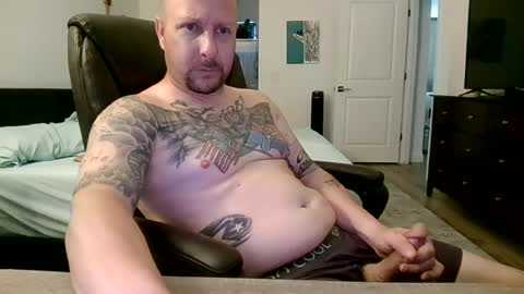 Snapshot of cjlaz1987 chatting on June 2026 09:05:02 PM cjlaz1987 online show from June 2026 09:05:02 PM