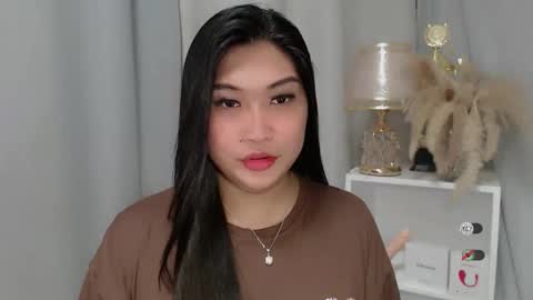 CLAIRE online show from May 2026 04:23:02 PM