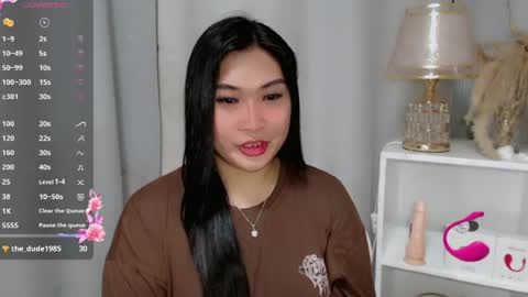 Snapshot of claire_wntr chatting on June 2026 05:23:02 AM CLAIRE online show from June 2026 05:23:02 AM