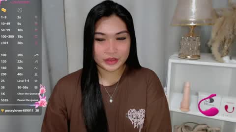 Snapshot of claire_wntr chatting on June 2026 02:34:01 PM CLAIRE online show from June 2026 02:34:01 PM