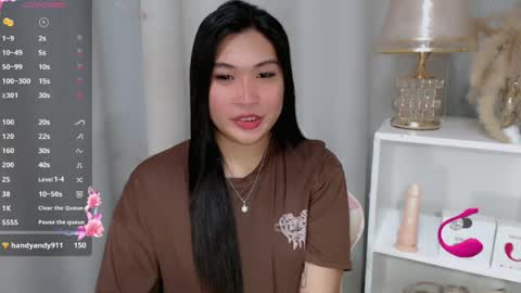 Snapshot of claire_wntr chatting on July 2026 05:37:02 PM CLAIRE online show from July 2026 05:37:02 PM