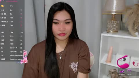 Snapshot of claire_wntr chatting on July 2026 06:20:01 AM CLAIRE online show from July 2026 06:20:01 AM