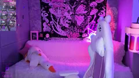 Snapshot of clairefaers chatting on November 2025 06:13:01 PM Claire Faers online show from November 2025 06:13:01 PM