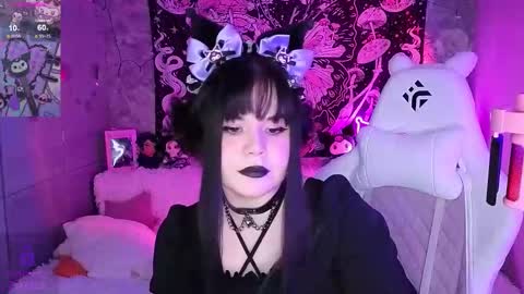 Snapshot of clairefaers chatting on November 2025 06:30:02 PM Claire Faers online show from November 2025 06:30:02 PM