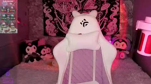 Snapshot of clairefaers chatting on December 2025 02:45:02 PM Claire Faers online show from December 2025 02:45:02 PM