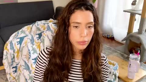 clairevarhol online show from May 2026 11:28:01 AM