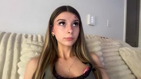 Snapshot of clairewalkerr chatting on November 2025 10:07:02 PM clairewalkerr online show from November 2025 10:07:02 PM