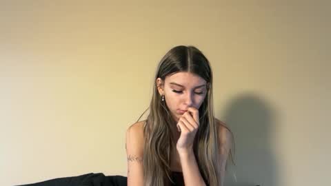 Snapshot of clairewalkerr chatting on November 2025 07:39:02 PM clairewalkerr online show from November 2025 07:39:02 PM