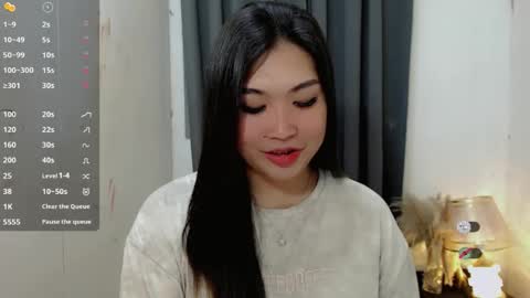 CLAIRE online show from October 2025 06:04:01 AM