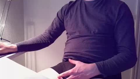 clamshive7 online show from November 2025 03:00:02 PM