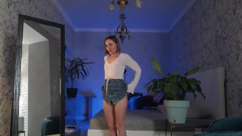 Snapshot of clara_bendover chatting on October 2025 05:19:02 PM Clara online show from October 2025 05:19:02 PM