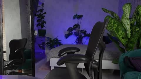 Clara online show from December 2025 07:09:01 PM