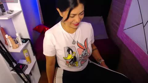 claraa luna online show from April 2026 12:01:01 AM