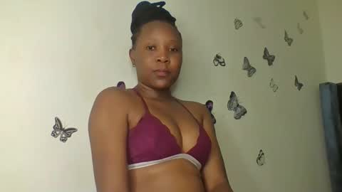 clara11 online show from April 2026 09:39:33 PM