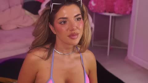 Snapshot of clarahazell chatting on May 2026 06:30:01 AM ClaraHazel online show from May 2026 06:30:01 AM