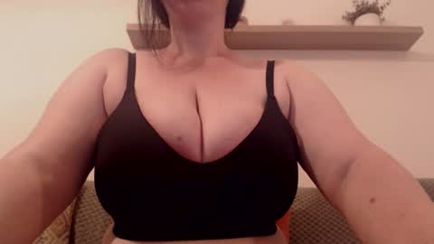 Snapshot of claralollipop chatting on June 2026 10:40:02 PM Clara online show from June 2026 10:40:02 PM