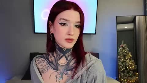 Sophie online show from December 2025 05:13:01 AM