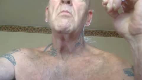 Snapshot of classic_rock_and_oldies chatting on June 2026 11:33:02 PM Pizza online show from June 2026 11:33:02 PM