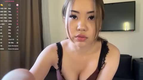 Lili online show from April 2026 01:05:02 PM