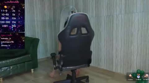 Clementine online show from November 2025 12:52:02 AM