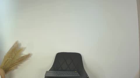 Cleo  online show from February 2026 01:40:01 PM