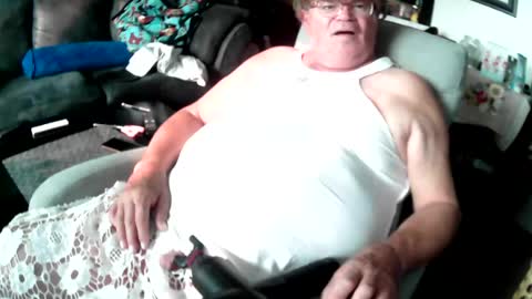 Snapshot of cleoiscuming chatting on July 2026 01:42:01 PM cleoiscuming online show from July 2026 01:42:01 PM