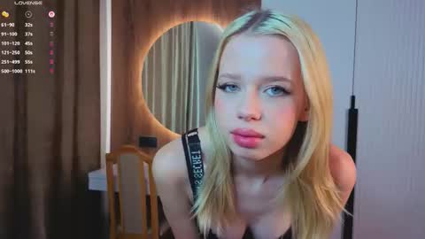 Snapshot of cletaunderkoffler chatting on November 2025 11:43:02 AM Aria online show from November 2025 11:43:02 AM