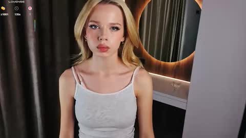 Snapshot of cletaunderkoffler chatting on November 2025 03:16:01 PM Aria online show from November 2025 03:16:01 PM