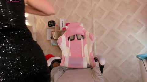 clhoe_johnson_ online show from March 2026 12:43:01 PM