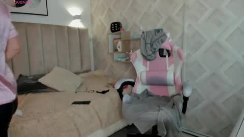 Snapshot of clhoe_johnson_ chatting on May 2026 12:32:02 PM clhoe_johnson_ online show from May 2026 12:32:02 PM