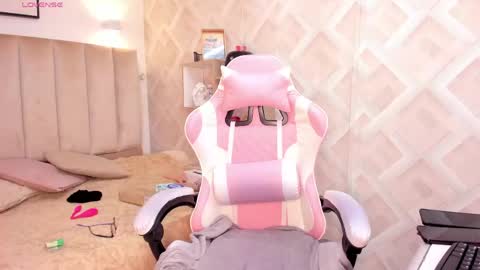 Snapshot of clhoe_johnson_ chatting on May 2026 12:12:01 PM clhoe_johnson_ online show from May 2026 12:12:01 PM