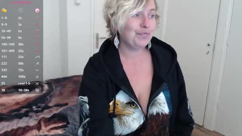 Syl  online show from September 2025 09:17:02 PM