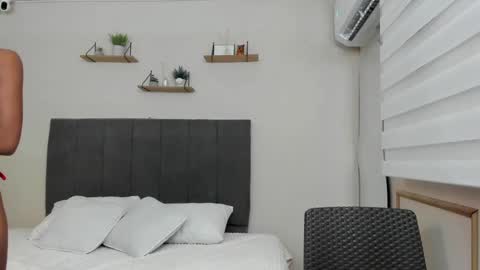 Cloe x Harry online show from November 2025 12:14:02 PM