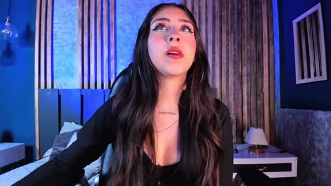 Snapshot of cloe_martinez_ chatting on December 2024 01:40:02 AM Cloe online show from December 2024 01:40:02 AM