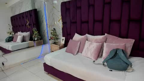 Cloe online show from December 2025 05:11:02 PM