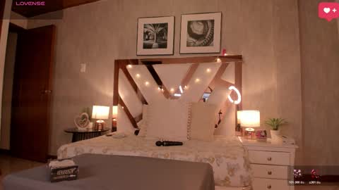 Cloe x Billy online show from November 2025 08:00:01 PM