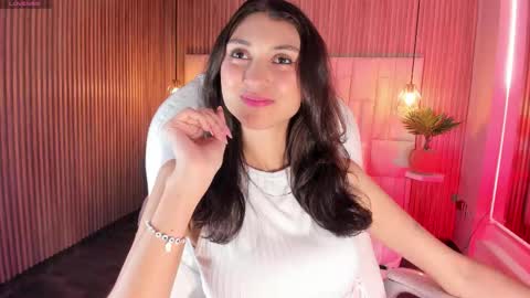 C L O E  online show from January 2026 04:37:02 AM