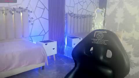 cloee_tay1 online show from June 2026 11:47:02 AM