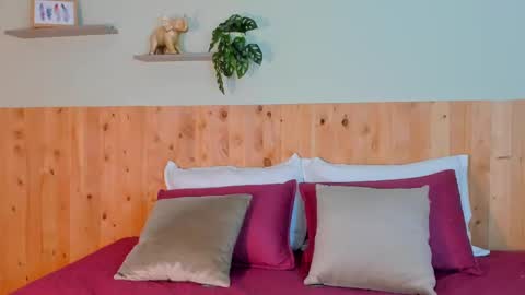 Chloe Smith online show from September 2025 11:13:02 AM