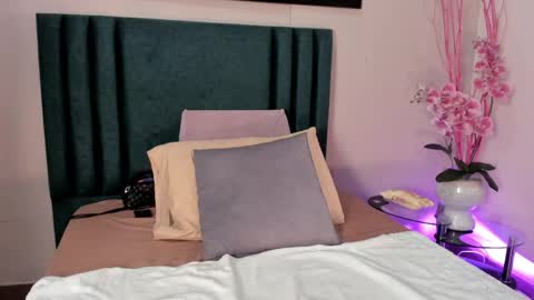 Snapshot of cloeroselll chatting on April 2026 07:18:02 PM Cloe Rossel online show from April 2026 07:18:02 PM