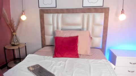 Snapshot of cloeroselll chatting on April 2026 06:26:01 PM Cloe Rossel online show from April 2026 06:26:01 PM