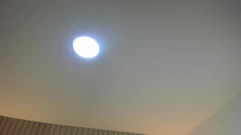 C L O E Y  online show from December 2025 07:43:02 PM