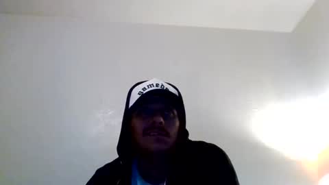 tallhungandcloudy online show from February 2026 03:30:01 PM