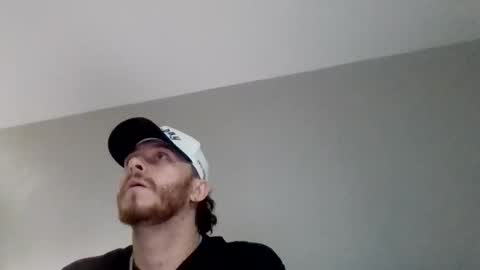 Snapshot of cloudyydayzz chatting on April 2026 06:14:02 PM tallhungandcloudy online show from April 2026 06:14:02 PM