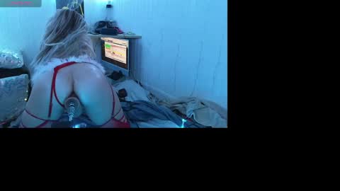 Snapshot of clover51980 chatting on December 2024 06:44:02 AM Clover51980 online show from December 2024 06:44:02 AM